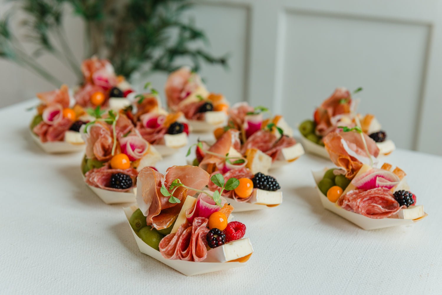 CHARCUTERIE BOATS & CHARCUTERIE CUPS - Olive & Fig
