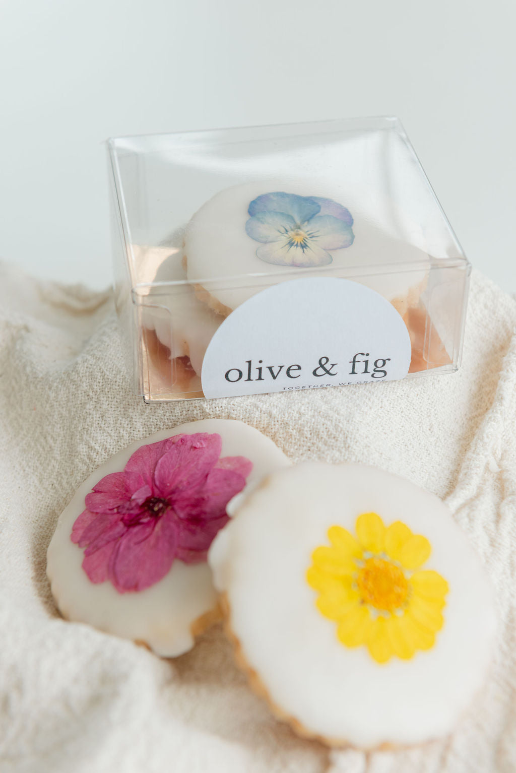 Floral Shortbread (2 Cookies)